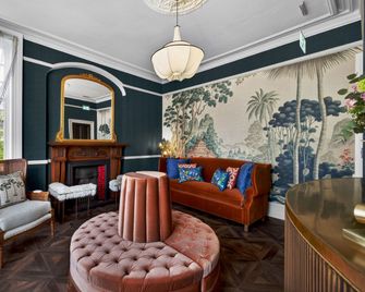 Clarence House - Londonderry - Lounge