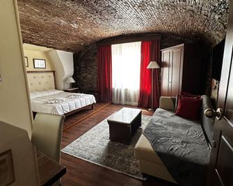 Aktaion Hotel - Ermoupoli - Bedroom