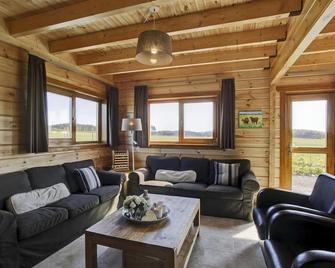 Valley-view Holiday Home in Medebach With Sauna - Medebach - Wohnzimmer