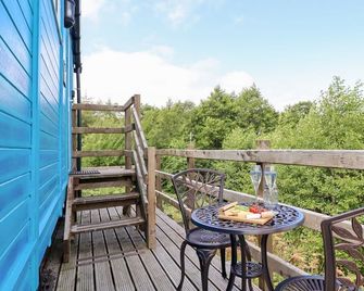 Cuckoo at Wild Valley Huts - Oswestry - Balcón