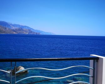 On The Rocks - Palaiochora - Balcony