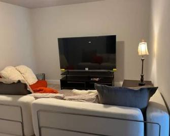 Crosby Home - Three Bedroom House, Sleeps 6 - North Richland Hills - Living room