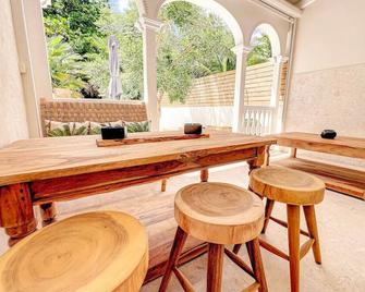 Villa Oh La La, 250m from the beach, 2 bedrooms - Baie-Orientale - Restaurant