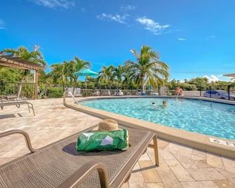 Pelican RV Resort And Motel - Marathon - Pool