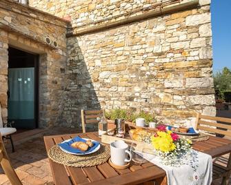 Pieve di Campoli by VacaVilla - Barberino Val d'Elsa - Patio