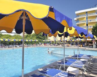 Hotel Bellevue - Bibione - Piscina