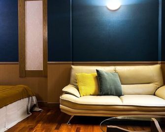 Hotel Bin - Okinawa - Living room