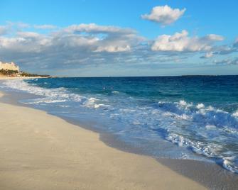 Paradise Island - Sunrise Beach Villa - Lowest Rates! - Nassau - Beach