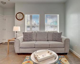 Casa Lemonada - Port Aransas - Living room