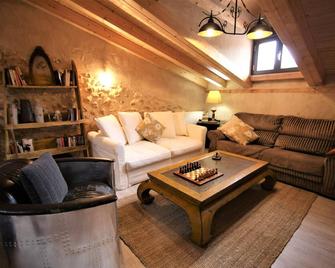 Wabisabi Townhouse - Montejo de la Vega de la Serrezuela - Pokój dzienny