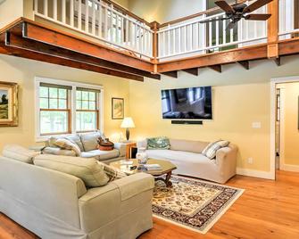 Sugar Berry Craftsman Home in Laughlintown - Laughlintown - Sala de estar