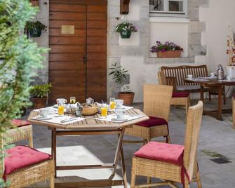 Appart Hotel Charles Sander - Salins-les-Bains - Innenhof