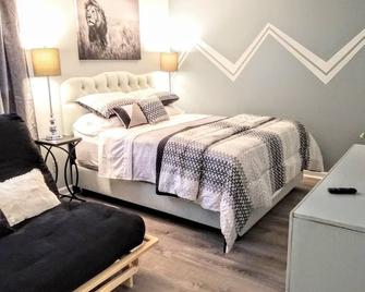 Getaway in Central Raleigh - Raleigh - Bedroom