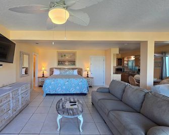 Oceanfront Sea Scape Motel - Indialantic - Habitación