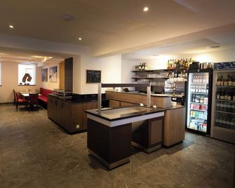 Heart Hotel Nordstern - מאיירהופן - בר
