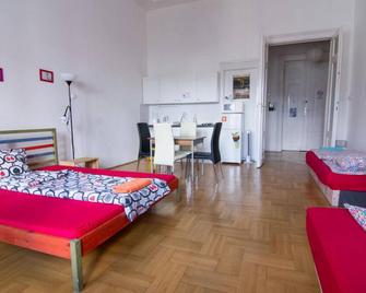 Pal's Hostel And Apartments - Budapeşte - Yatak Odası