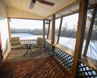 Antietam Overlook Farm - Keedysville - Balcony