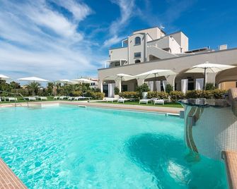 Insula Boutique Hotel - Procida - Piscina