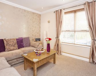 Riverbank View - York - Living room