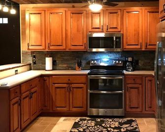 Unique Rustic Charm Cottage Great Location close to Lake - Mooresville - Køkken