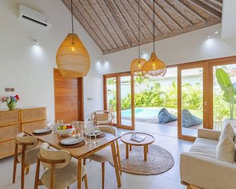 Villa Sylvia by Pertama Management - North Kuta - Dining room
