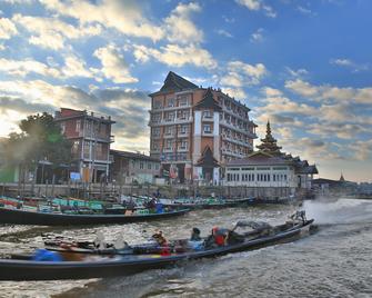 Thousand Island Hotel Inle Lake - Nyaungshwe - Gebouw