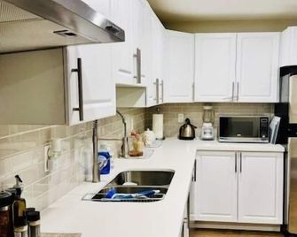 Family-friendly 2br Near Lake & Downtown - Cobourg - Cocina