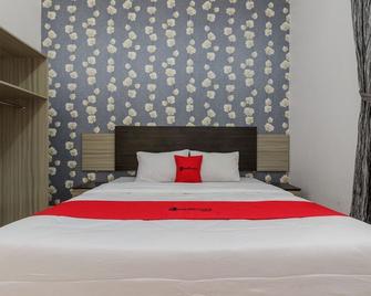RedDoorz @ Pantai Panjang Bengkulu - Bengkulu City - Bedroom