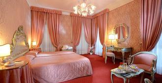 Hotel Rialto - Venice - Phòng ngủ