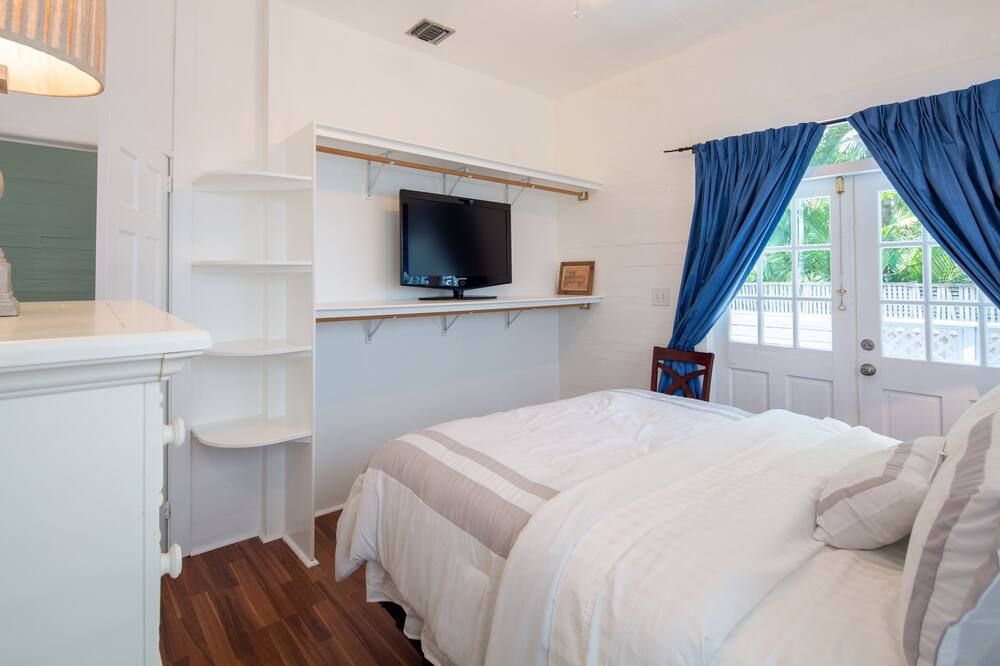 Heart of Downtown Key West Cottage With Off-Street Parking - קי ווסט - חדר שינה