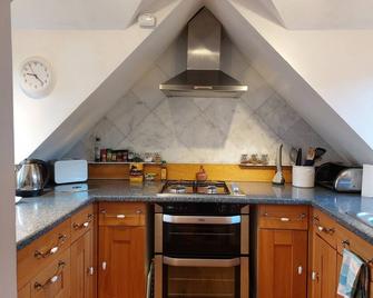 1 Bed Lodge - Sleeps 2 - Parking - Wifi - Acharacle - Keuken