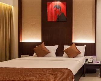 Hotel Chaitali - Pure Veg - Kolhāpur - Bedroom