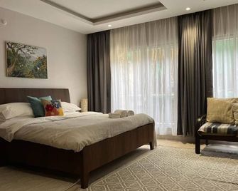 Three bedroom premium apartment located in a safe, quite street. - Gangtok - Bedroom