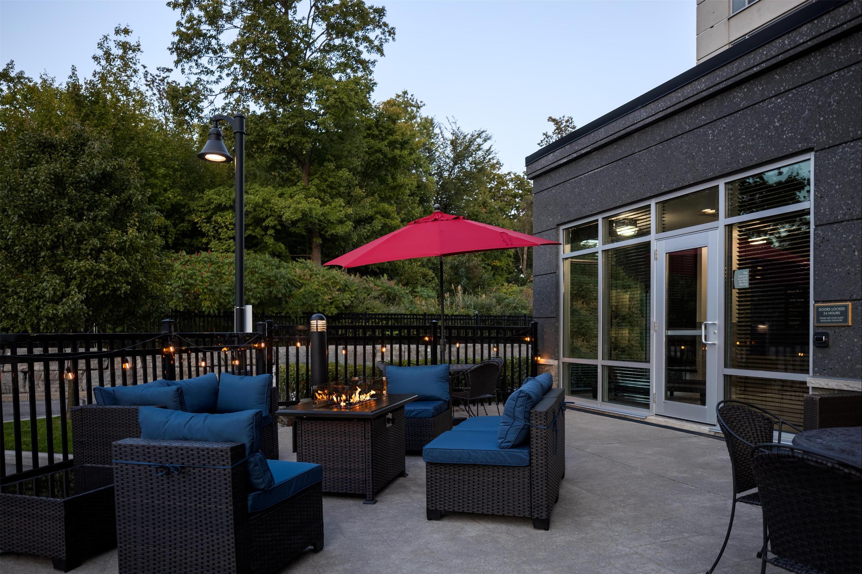 Homewood Suites by Hilton Ajax, Ontario, Canada - Ajax - Terasa