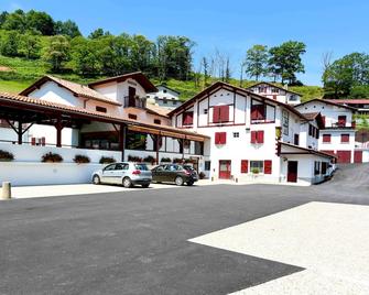 Hôtel Andreinia - Estérençuby - Bâtiment