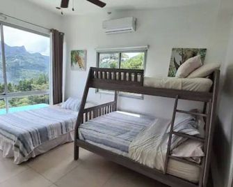 Modern House with Heated Pool and Great Views - Chame - Habitación