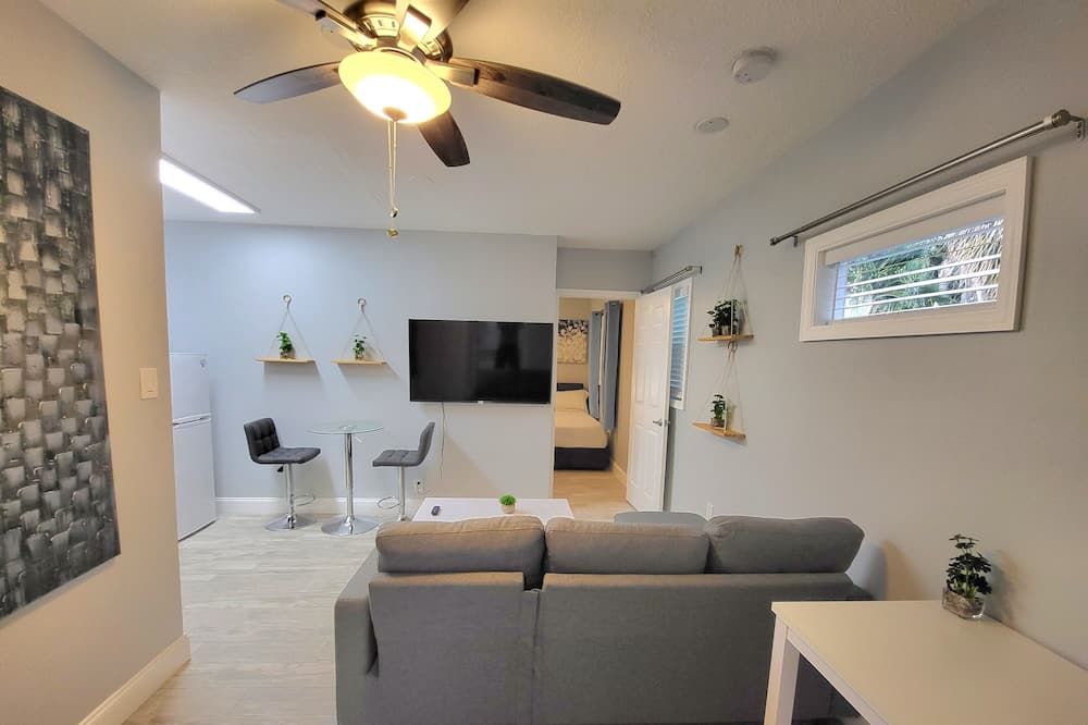 Barefoot mailman motel - לנטאנה - סלון