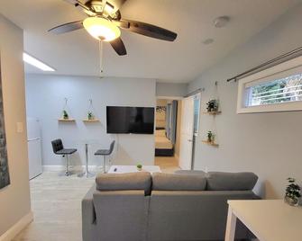 Barefoot mailman motel - לנטאנה - סלון