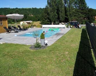 Roulotte In The Loire Gorges - Retournac - Piscina
