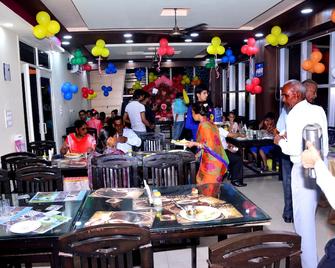 Hotel Devbhoomi Inn - Rishikesh - Restaurant