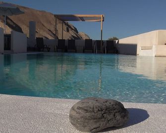 曙光酒店 - 聖托里尼 - 佩里沙 - 游泳池