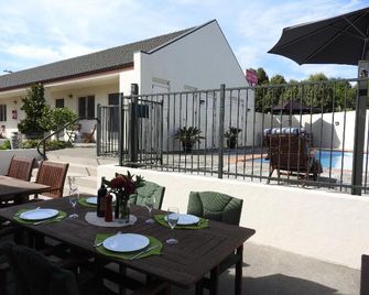 Wine Country Motel Havelock North - Havelock North - Patio