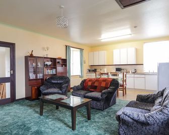 Star Croft, Pet Friendly, Country Holiday Cottage In Watten - Wick - Living room