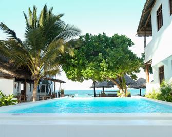 Makuti Beach Bungalows - Bwejuu - Pool