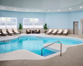 Niagara Fallsview Hotel By IHG - Niagara Falls - Πισίνα