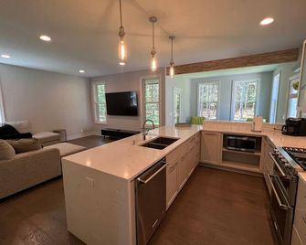 Relaxing Modern Cottage in Grand Haven - Grand Haven - Kitchen