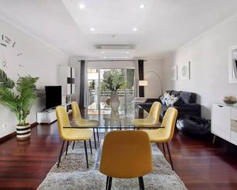 Colinas do Lido III by Rentallido - Funchal - Dining room