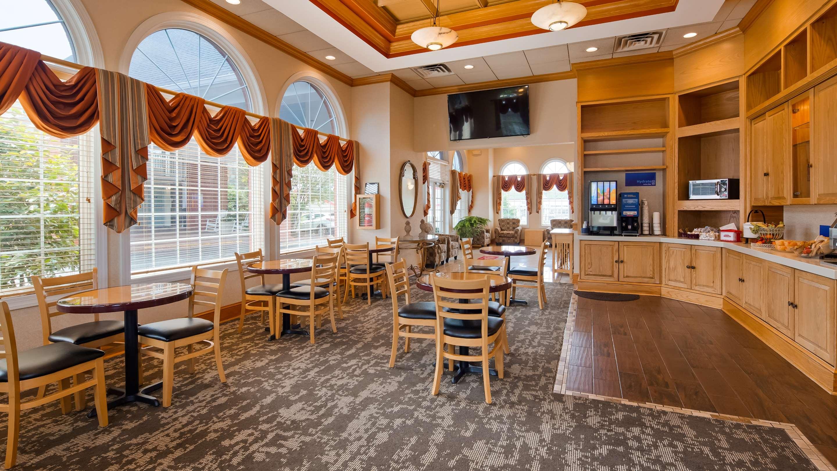 Best Western Fredericksburg From $74. Fredericksburg Hotel Deals ...