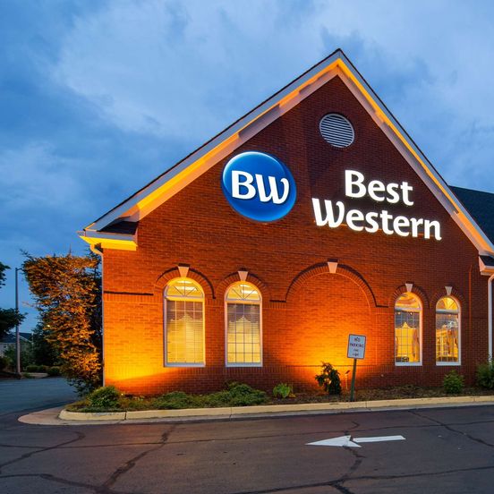 Building view of Best Western Fredericksburg