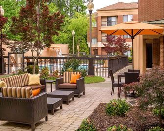 Sonesta Select Durham Research Triangle Park - Durham - Terasa